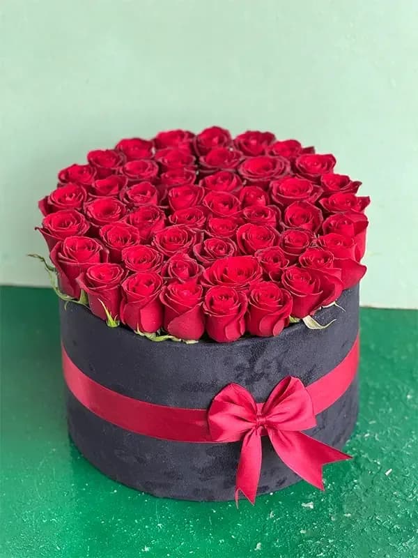 سفارش باکس گل رز قرمز 50 شاخه ای بهترین کیفیت و