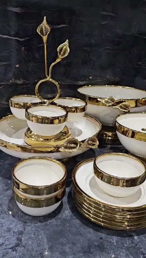 سرویس پذیرایی لیلیوم 17تیکه کرم باآبکاری طلایی