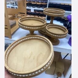 ست پذیرایی چوبی مهره دار سرویس 4 تکه کیفیت چوب درجه بک پایه خراطی هست ساده نیست دقت کنید هنگام خرید . — تصویر ۷