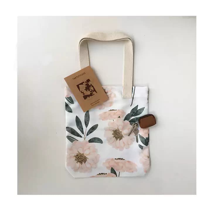 ساک پارچه ای گوشه طرح باغ گل صد تومنی — تصویر ۵
