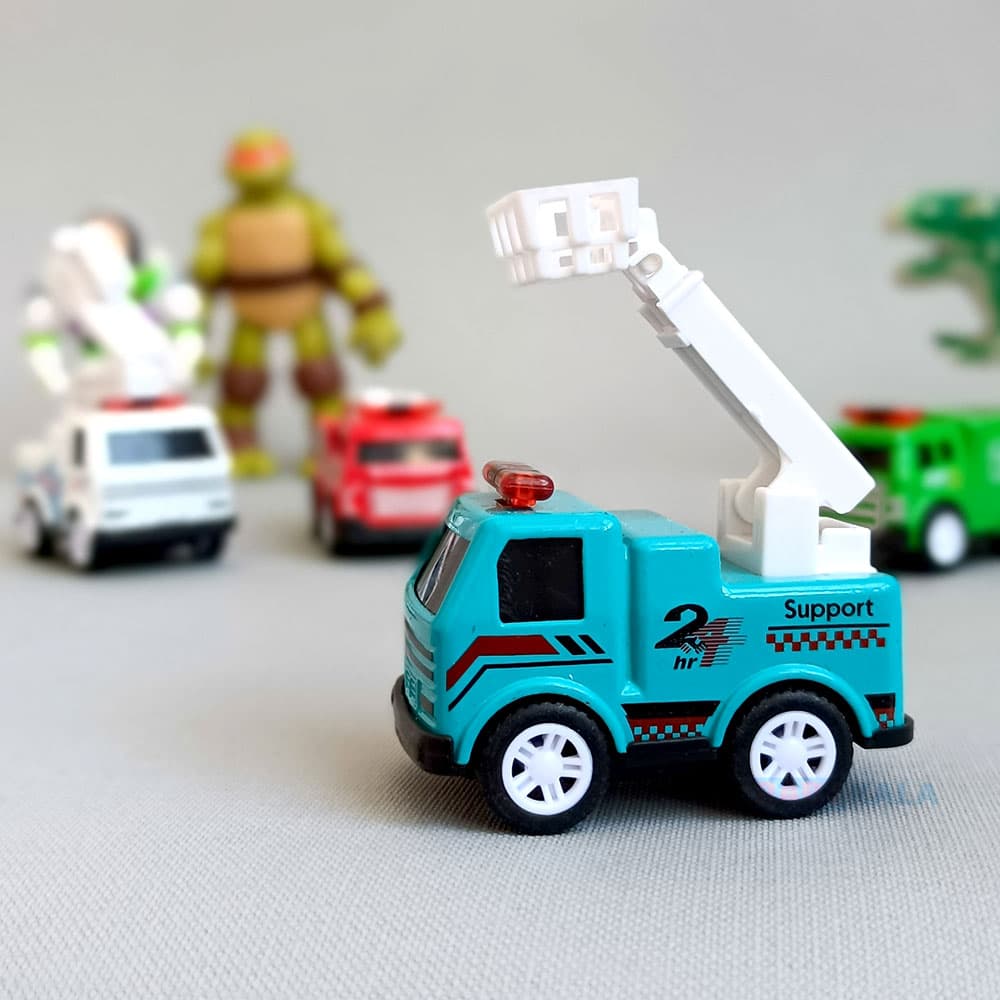 اسباب بازی ماشین فلزی خدمات شهری DieCast — تصویر ۶