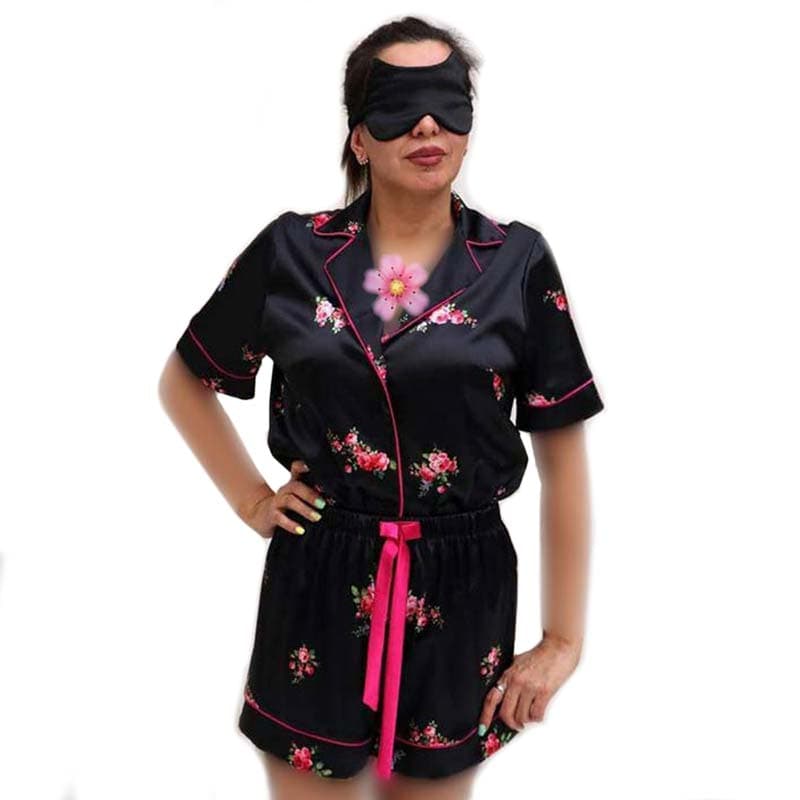 لباس خواب زنانه ساتن طرح گل 3 تکه (بلوز-شلوارک-کش مو)