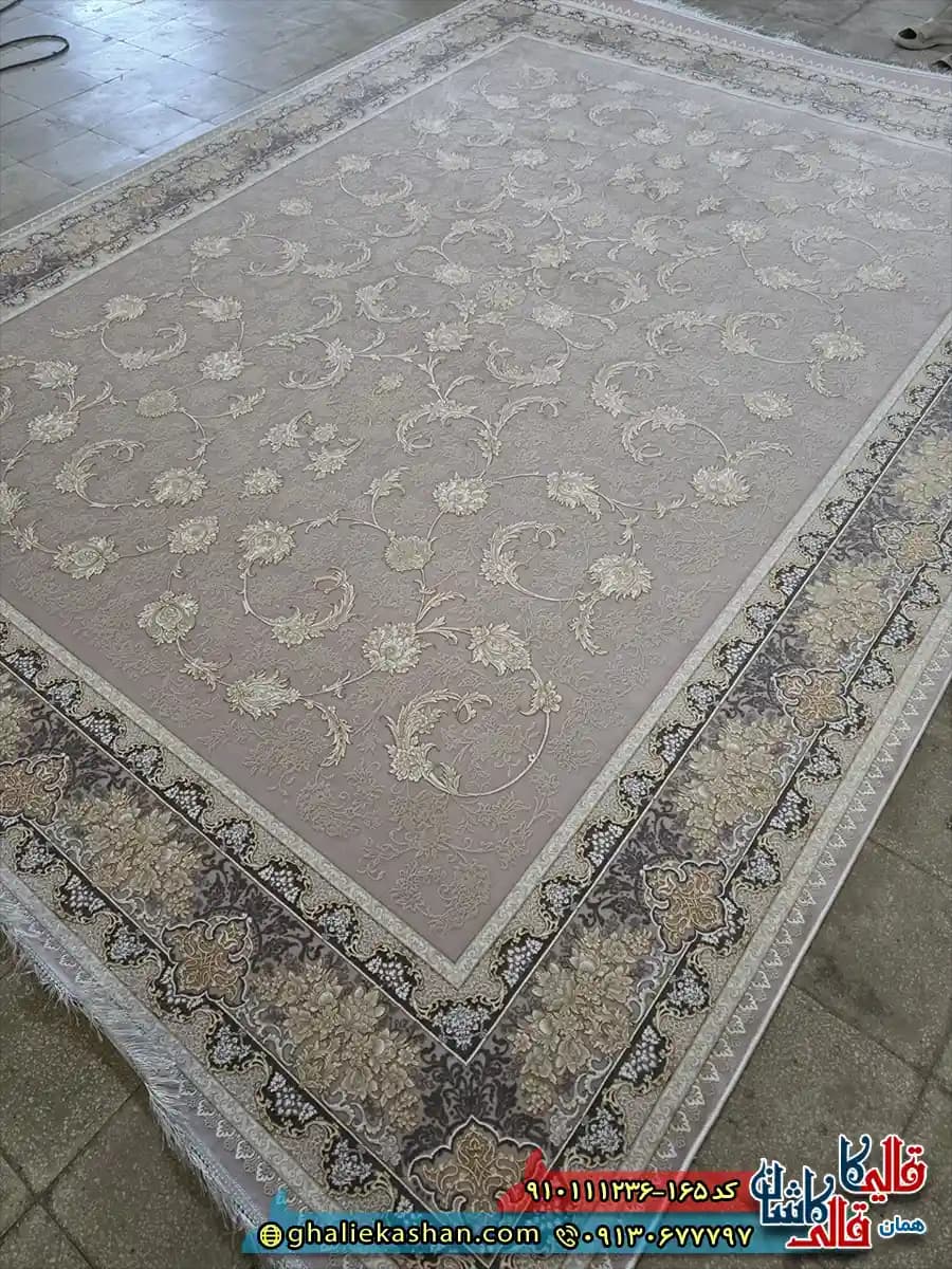 فرش طلاکوب 1200 شانه طرح افشان صدف رنگ طوسی فیلی روشن گل برجسته کاشان — تصویر ۴