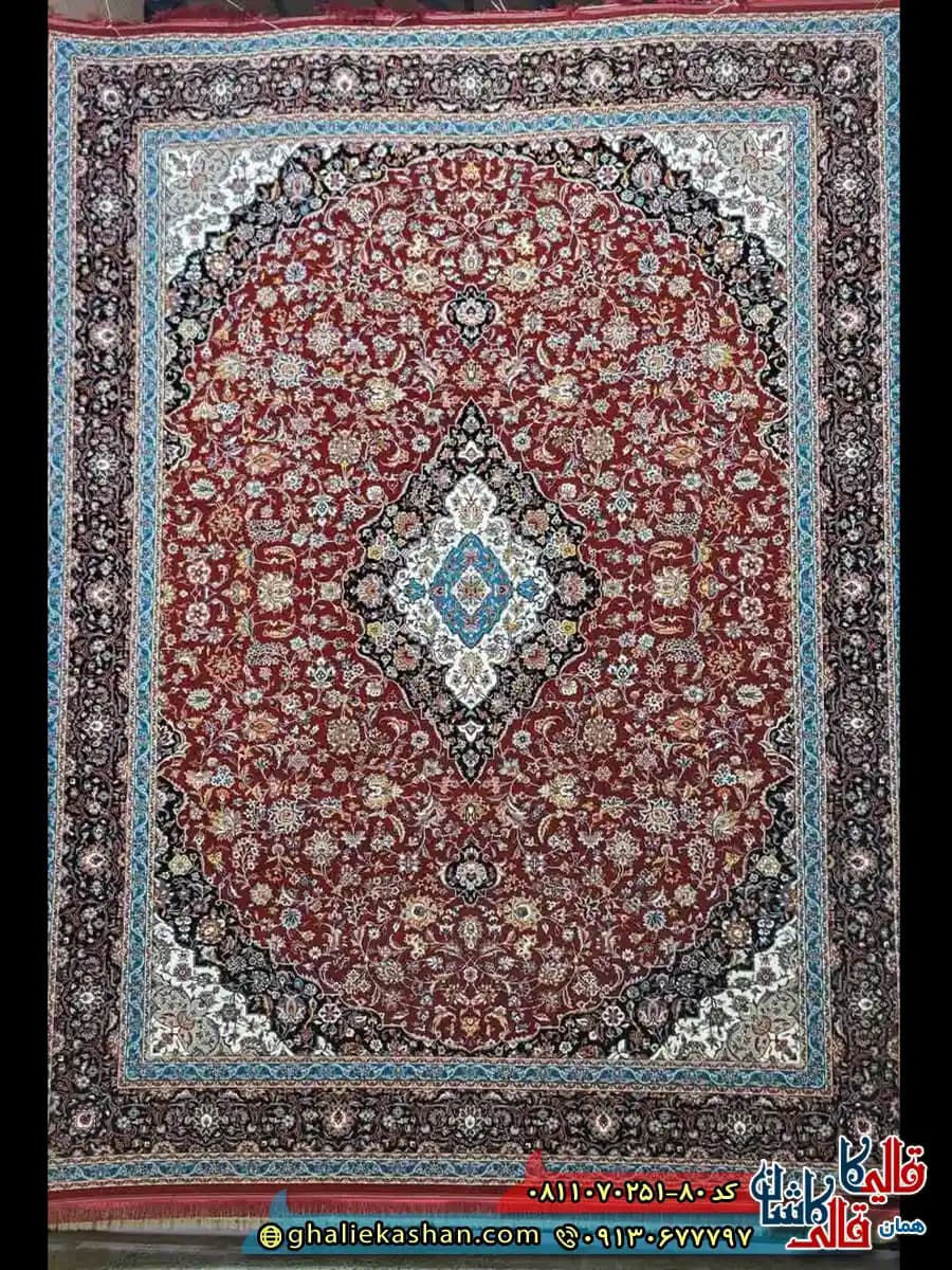 فرش کلاسیک 700 شانه طرح قطبی کاشان رنگ قرمز لاکی کاشان