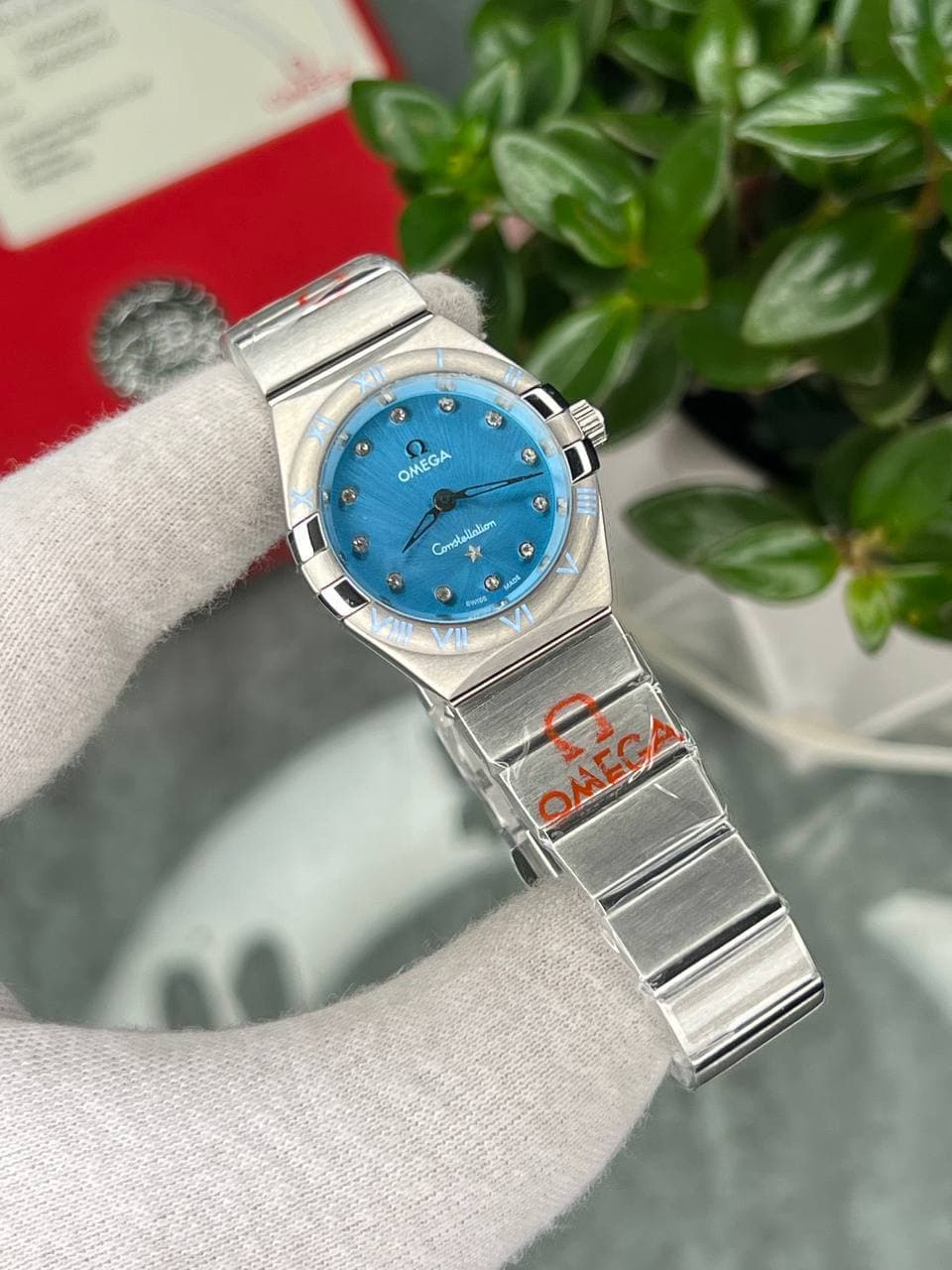 ساعت مچی زنانه امگا کانسلیشن OMEGA Canstllation نقره ای صفحه تیفانی اندیکس نگین — تصویر ۲