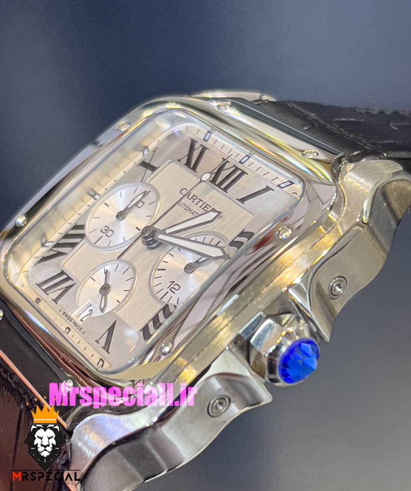 ساعت کارتیه مردانه مدل دسانتوس کرنوگراف بند چرم قاب استیل صفحه سفید 021132 Cartier Santos de — تصویر ۶