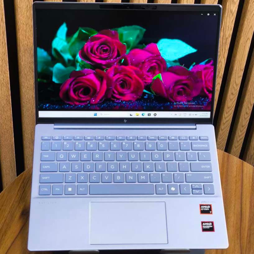 HP Pavilion Aero 13 /RYZEN 7-8840HS /16 /256SSD