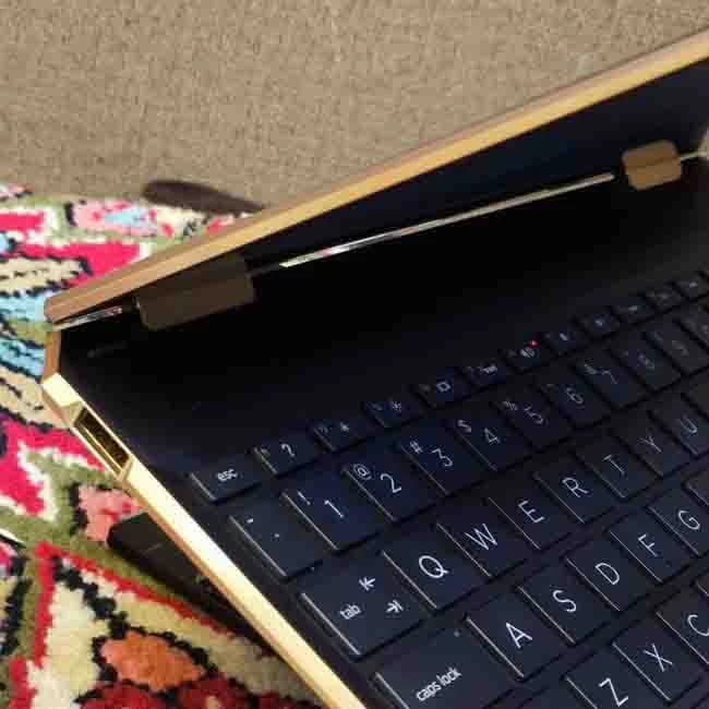 HP Spectre 13/i7-8/16/512 — تصویر ۱۱