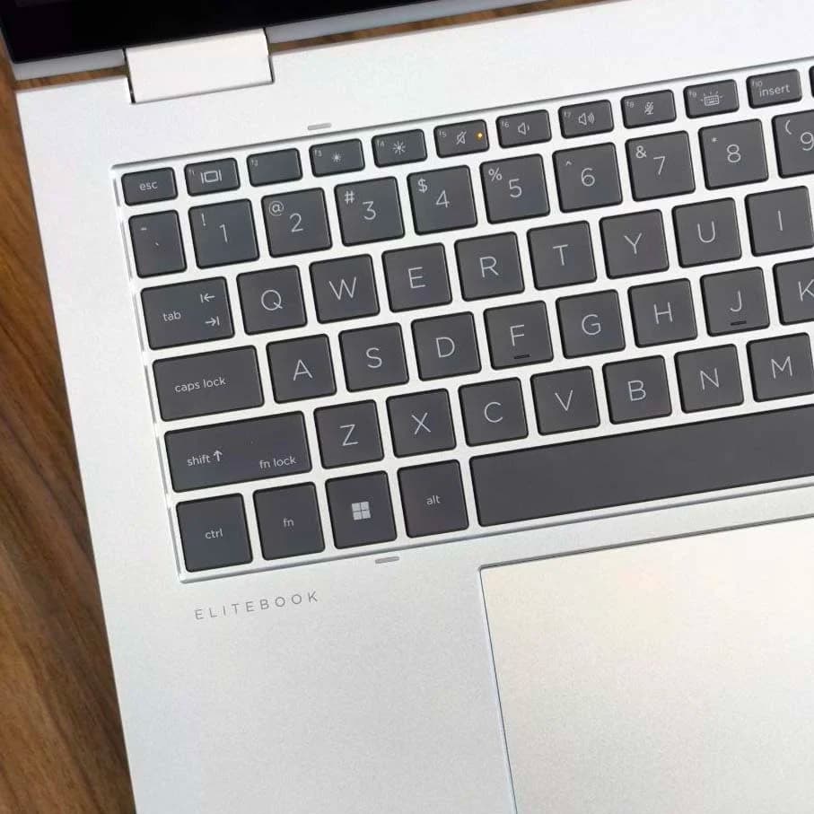 HP EliteBook 1040 G10/i7-13/16/1tb — تصویر ۵