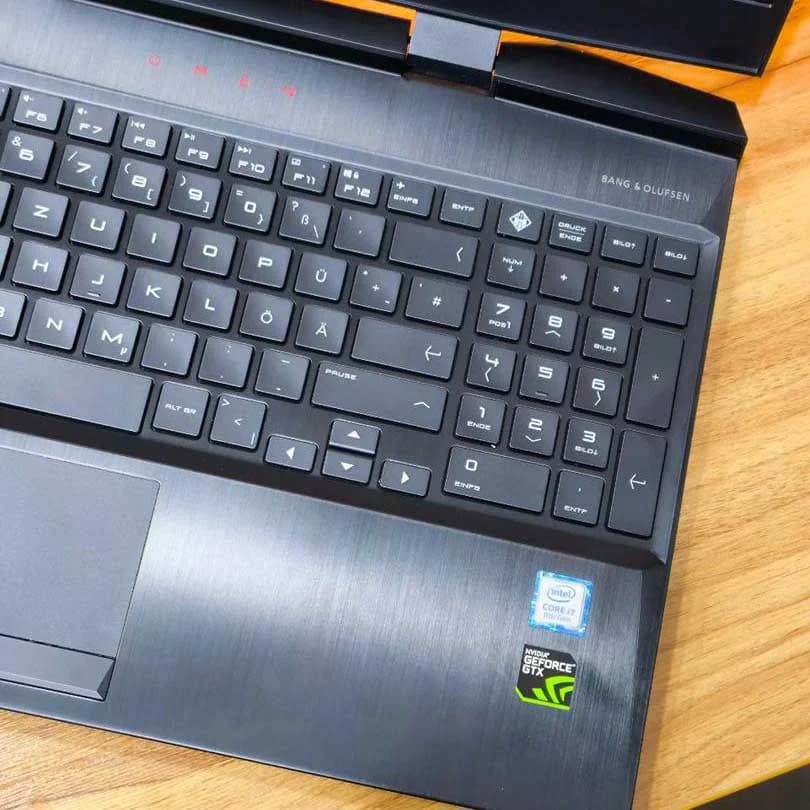 HP OMEN 15 /i7/32/256/1070 — تصویر ۷