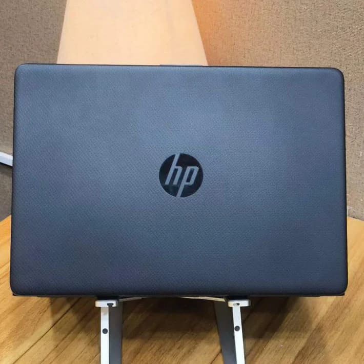 لپ تاپ HP LAPTOP 14/celeron/8/64 — تصویر ۳