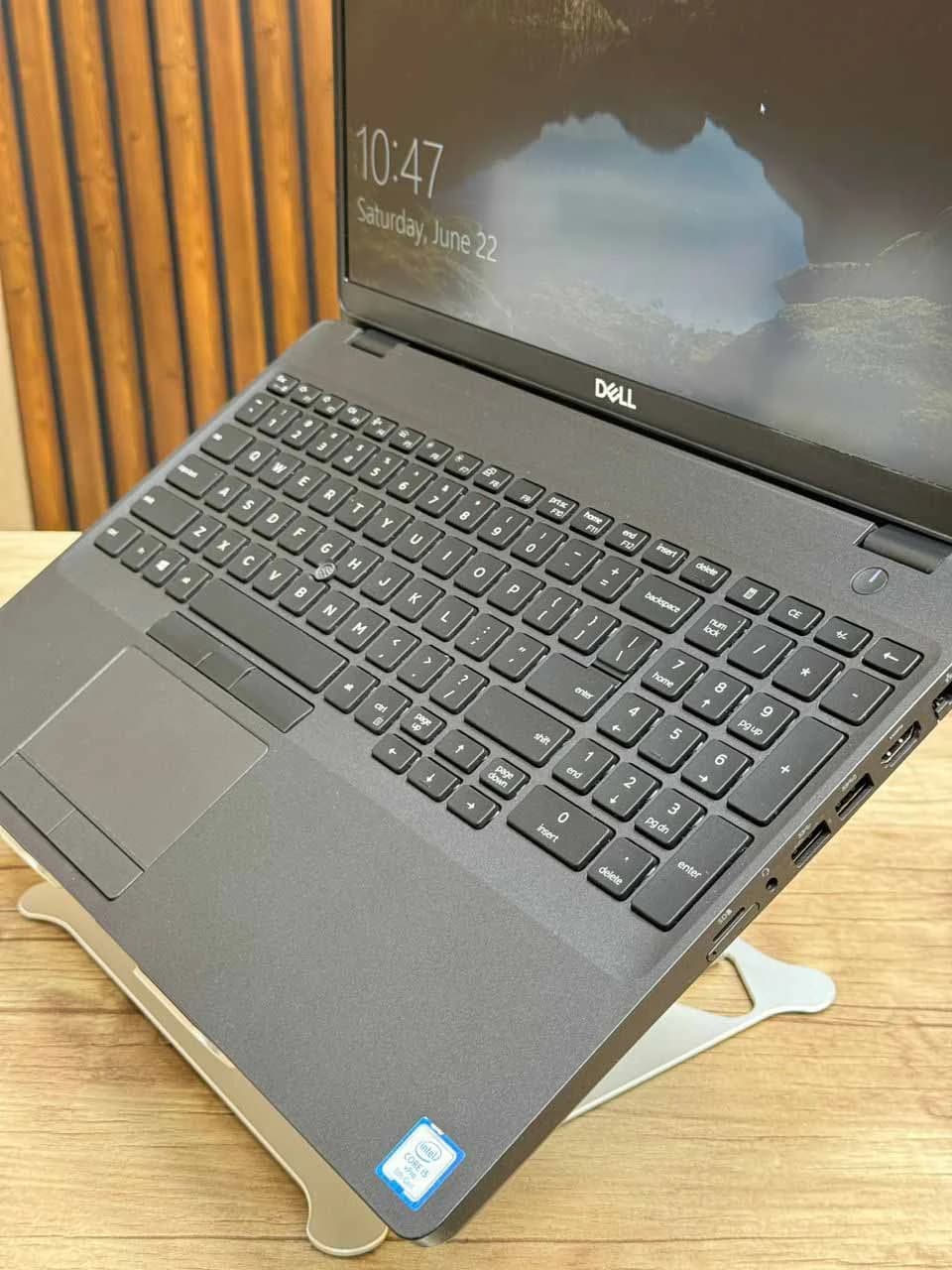 لپ تاپ استوک Dell Latitude 5500 /i5-8/8/256 — تصویر ۴
