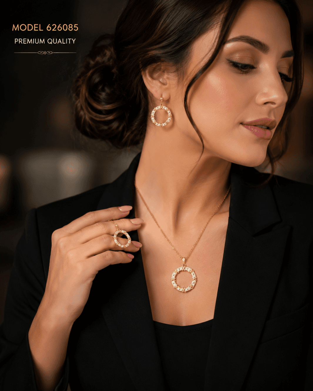 نیمست زنانه حلقه نگیندار طلایی اصل/اورجینال مدل 626085 Gold Crystal Circle Jewelry Set – Original Model 626085 — تصویر ۶