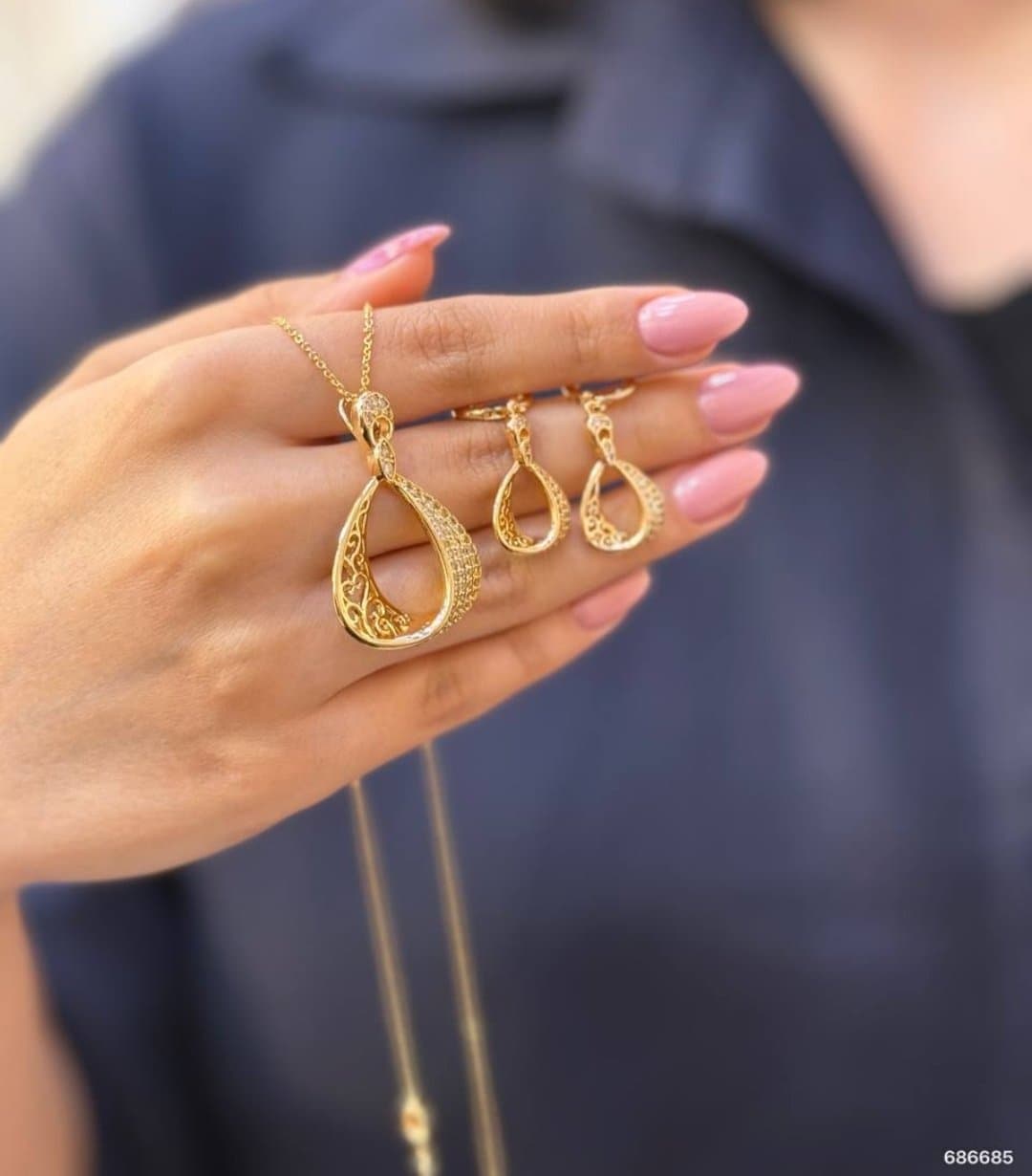 نیمست زنانه اشکی طرح اسلیمی نگیندار مدل 686685 | Gold Filigree Teardrop Jewelry Set — تصویر ۴