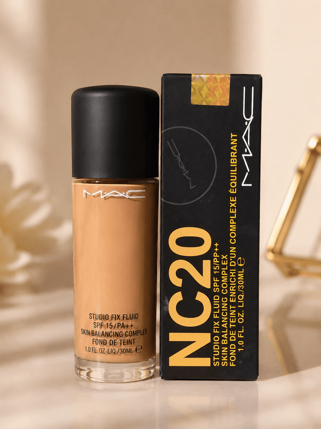 کرم پودر مک مدل استودیو فیکس فلوئید NC20 حجم 30 میلی‌لیتر اصل با فرمولاسیون Skin Balancing Complex و SPF 15