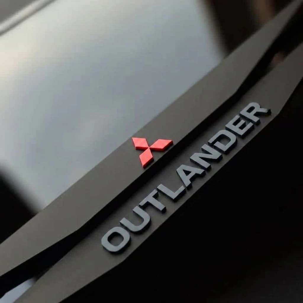 قاب پلاک منطقه آزاد خودرو میتسوبیشی اوتلندر Mitsubishi Outlander 2026 — تصویر ۳