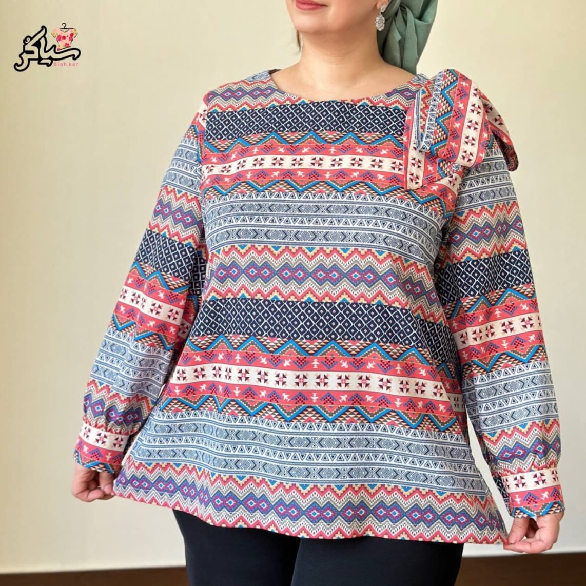 شومیز سایز بزرگ دخترانه آستین بلند سرشانه پاپیونی — تصویر ۳