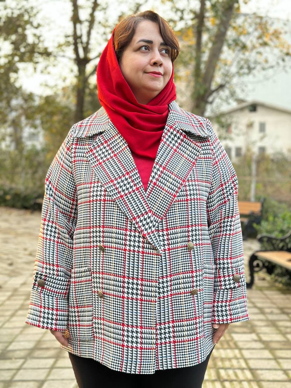 پالتو کتی سایز بزرگ پشمی آستردار دخترانه چهارخونه توسی قرمز — تصویر ۴