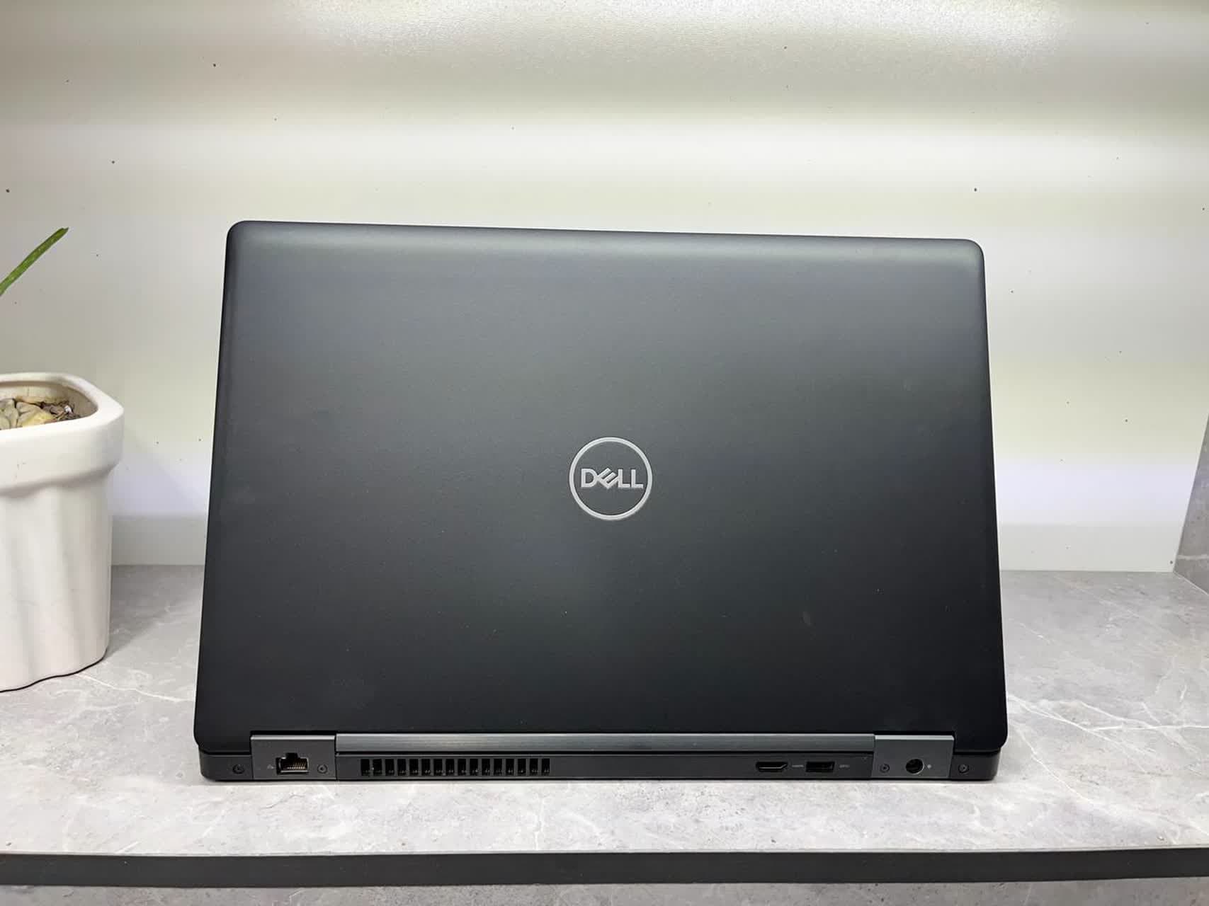 لپ تاپ 15.6 اینچی دل مدل Dell latitude 5570 – Corei5 6200U-2GBAMD — تصویر ۳