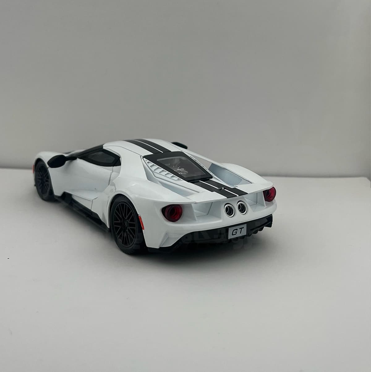 ماکت فلزی فورد GT — تصویر ۸
