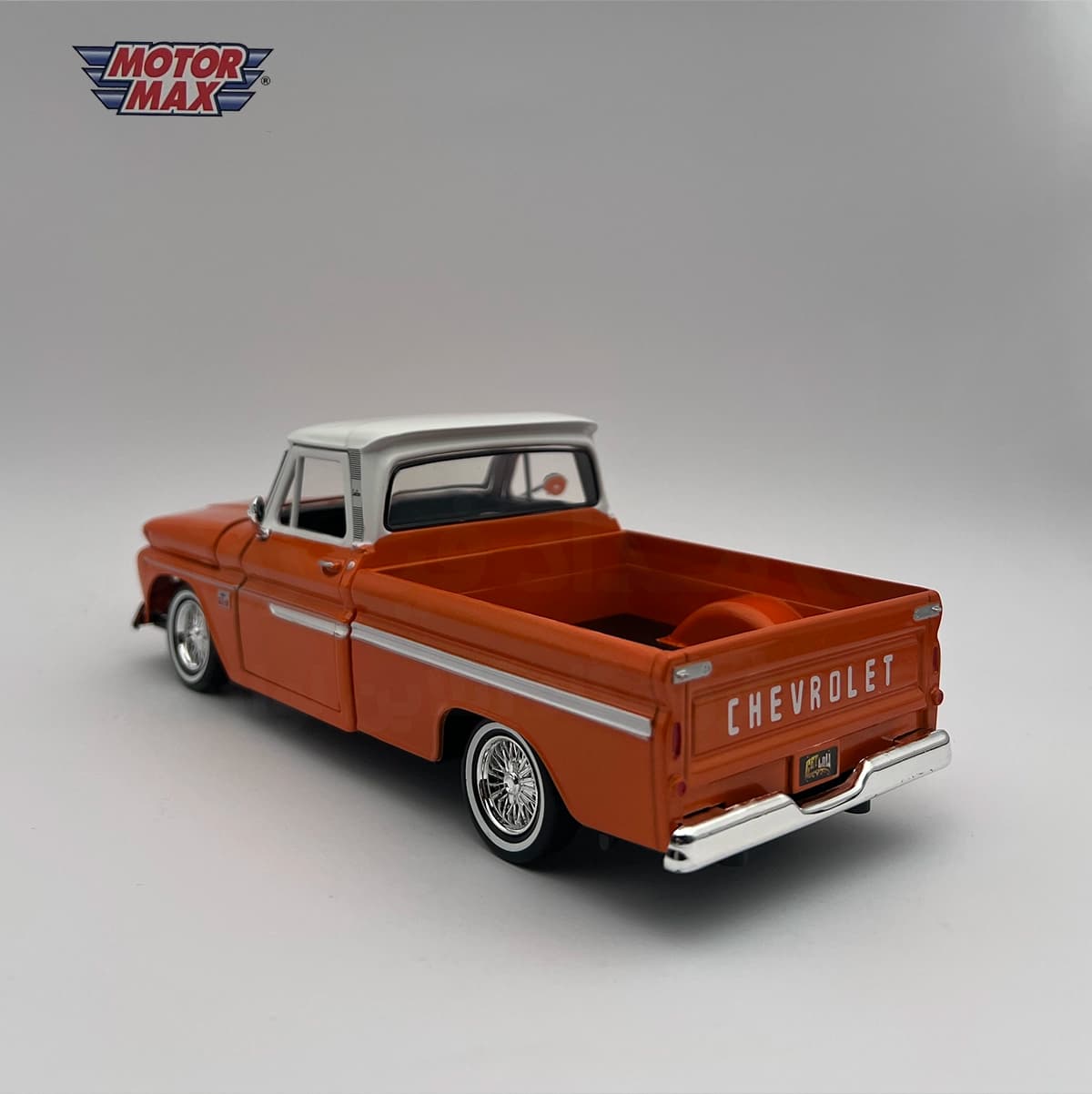 ماکت فلزی شورولت C10 Fleetside Pickup مدل ۱۹۶۶ — تصویر ۷