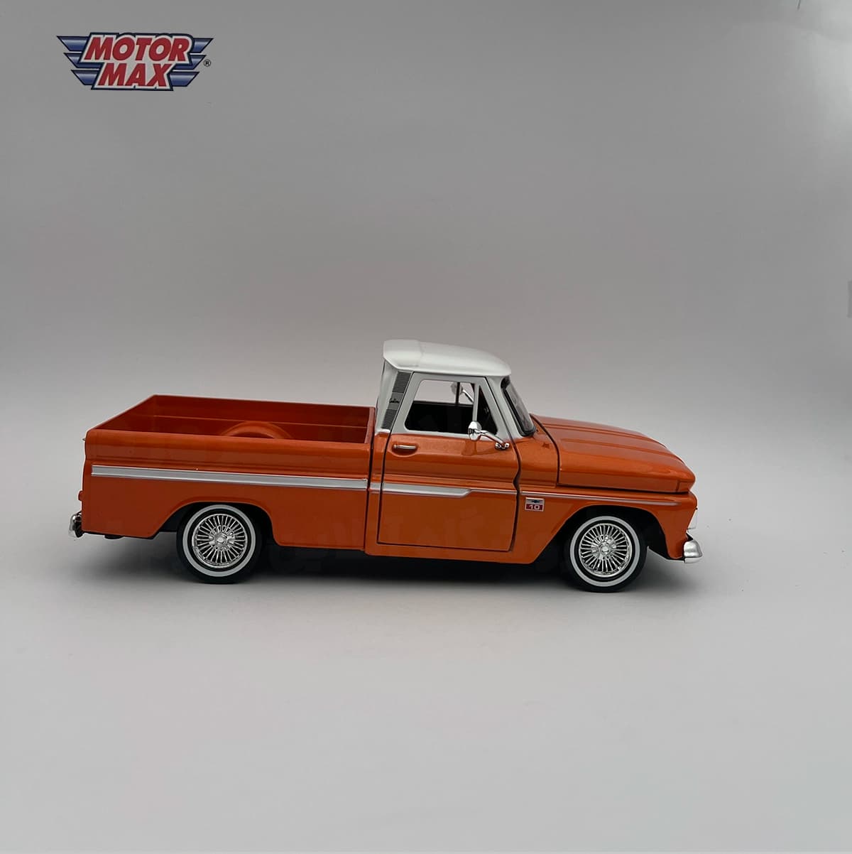 ماکت فلزی شورولت C10 Fleetside Pickup مدل ۱۹۶۶ — تصویر ۶