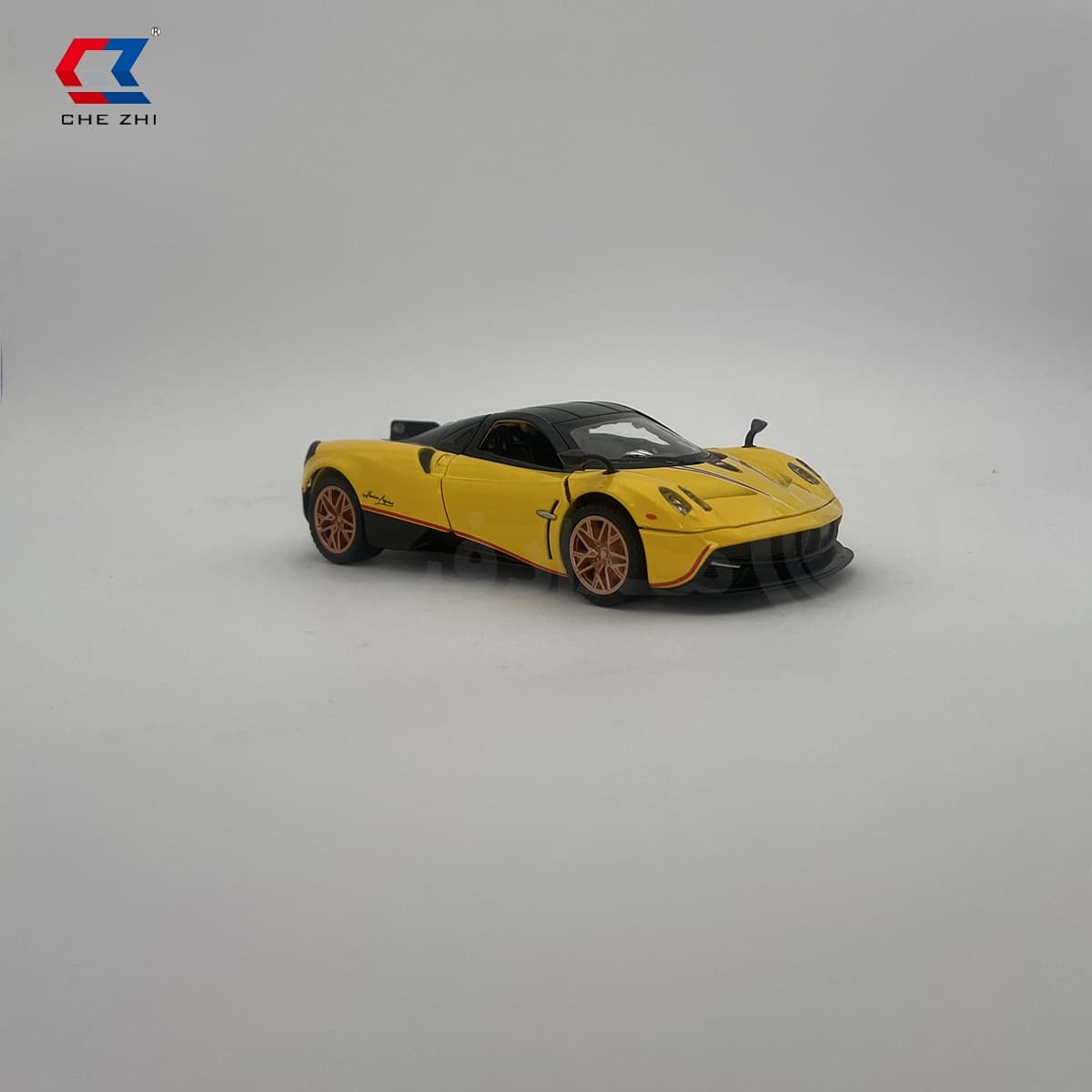 ماکت فلزی ماشین پاگانی Huayra (1-32)