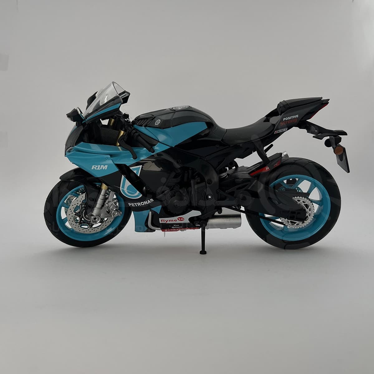 ماکت موتورسیکلت یاماها YZF R1M — تصویر ۱۲