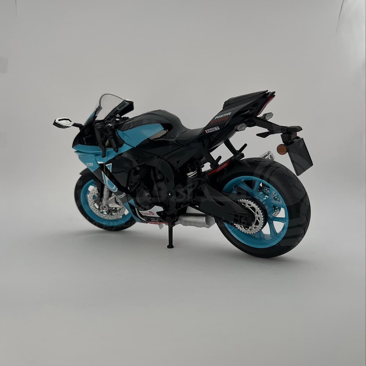 ماکت موتورسیکلت یاماها YZF R1M — تصویر ۷