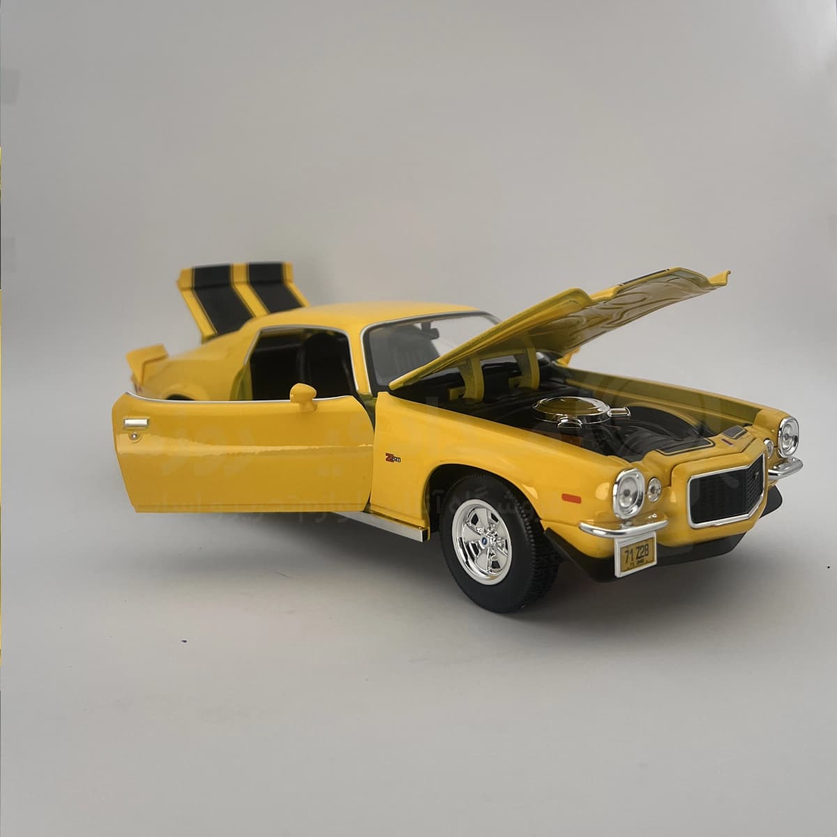 ماکت فلزی شورولت Camaro مدل 1971 — تصویر ۸