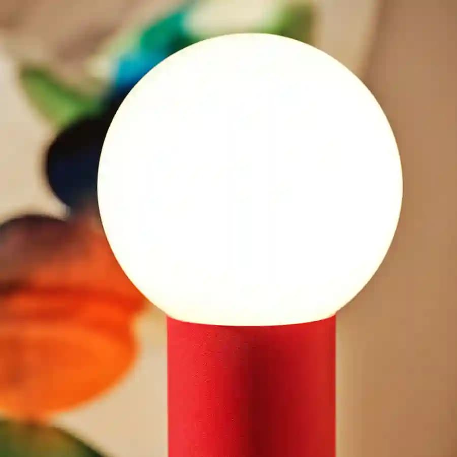 چراغ قابل حمل ایکیا مدل IKEA PS 2026 رنگ قرمز و آبی روشن — تصویر ۹