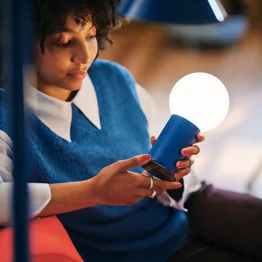 چراغ قابل حمل ایکیا مدل IKEA PS 2026 رنگ آبی — تصویر ۳