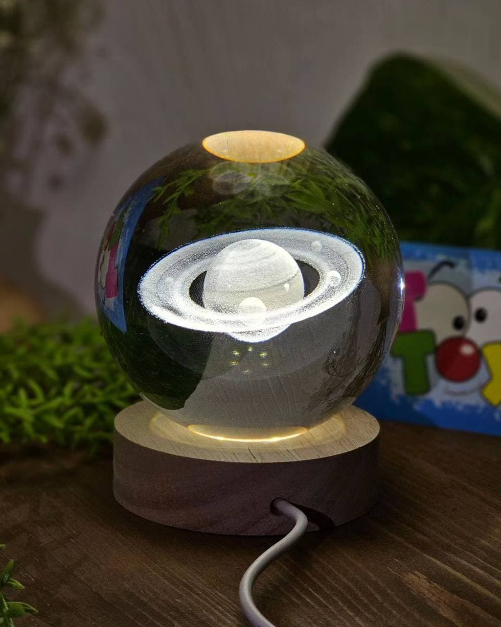 گوی کریستالی زحل — تصویر ۴
