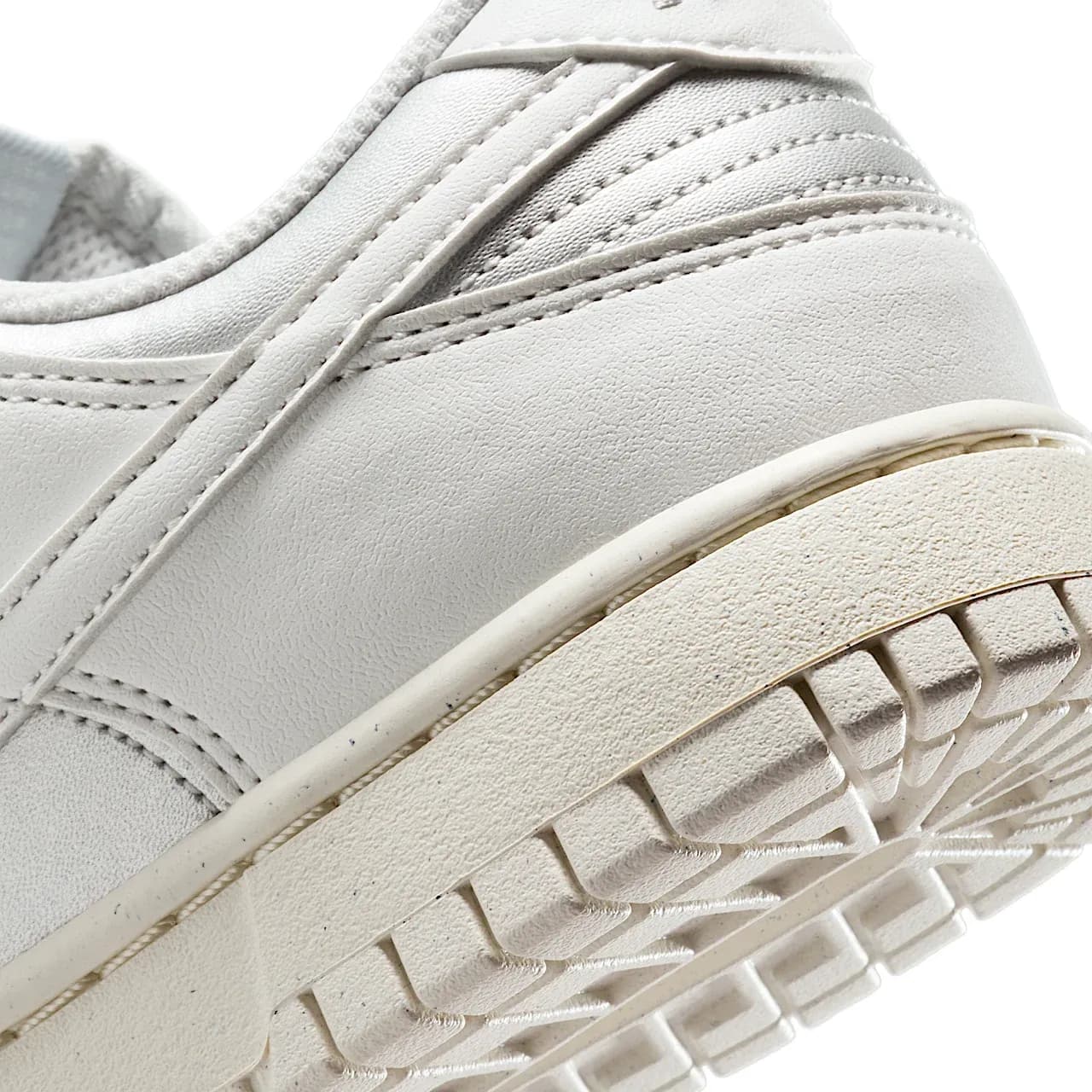 Nike Dunk Low Next Nature — تصویر ۹