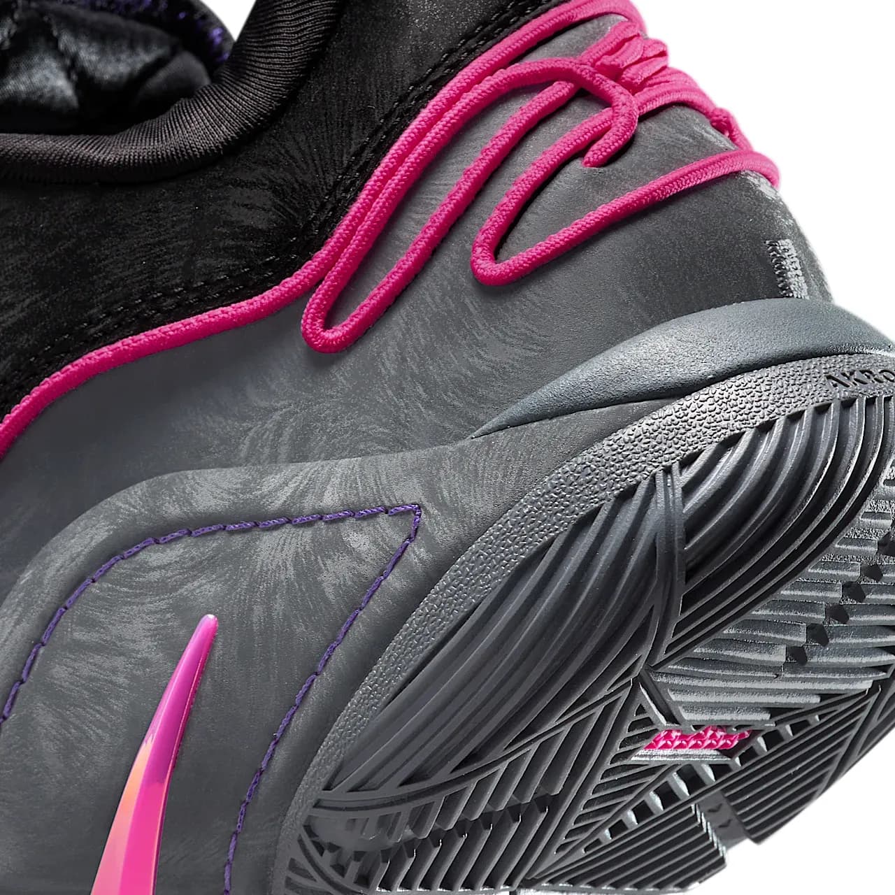 LeBron XXII “Tunnel Vision” — تصویر ۹