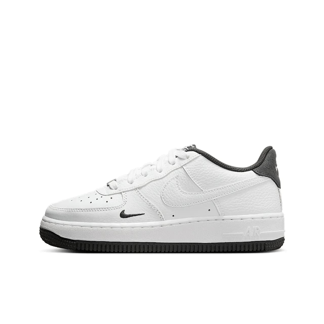 Nike Air Force 1 LV8 — تصویر ۲