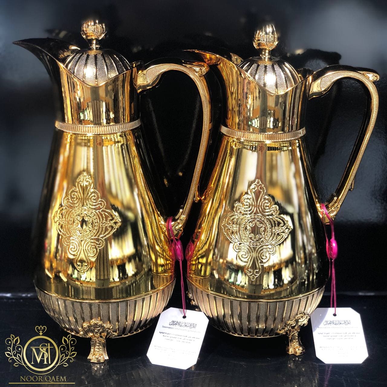 فلاسک عربی دو قلو طرح دار پایه دار طلایی — تصویر ۲