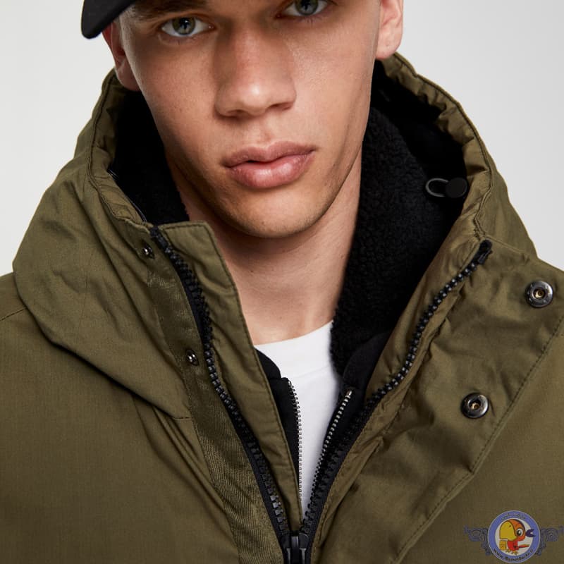 کاپشن ضد آب کلاه دار PULL&BEAR — تصویر ۴