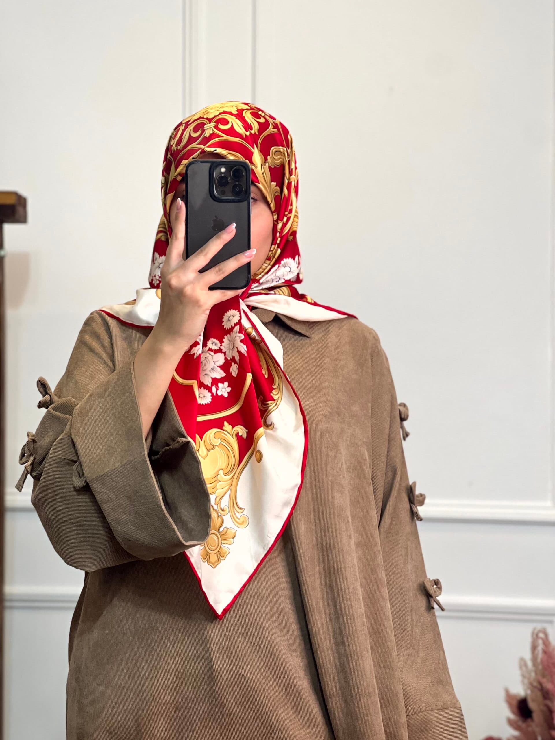 روسری ساتن ابریشم وارداتی ترک قواره 110 — تصویر ۱۲