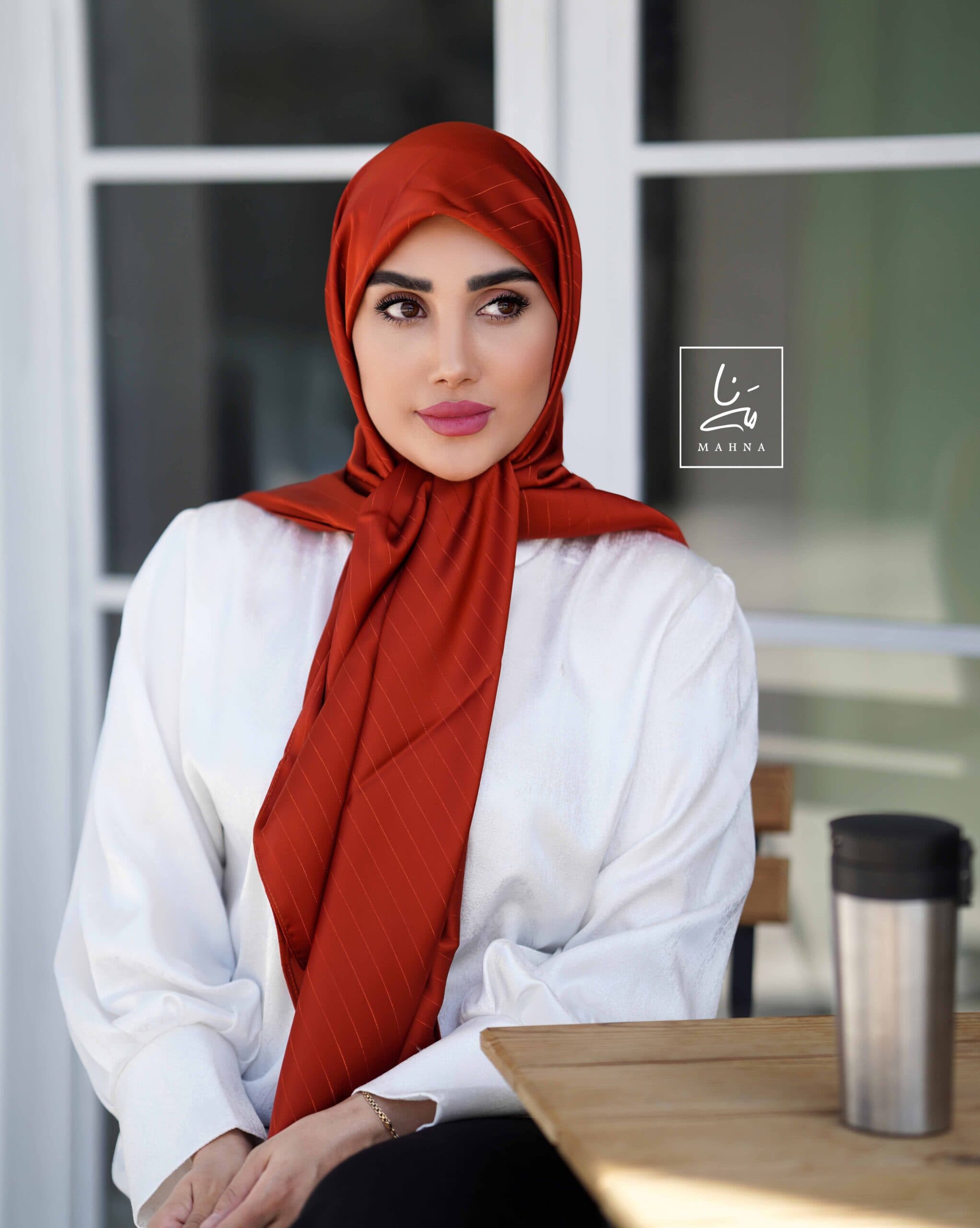 روسری ساتن خطدار آجری — تصویر ۲