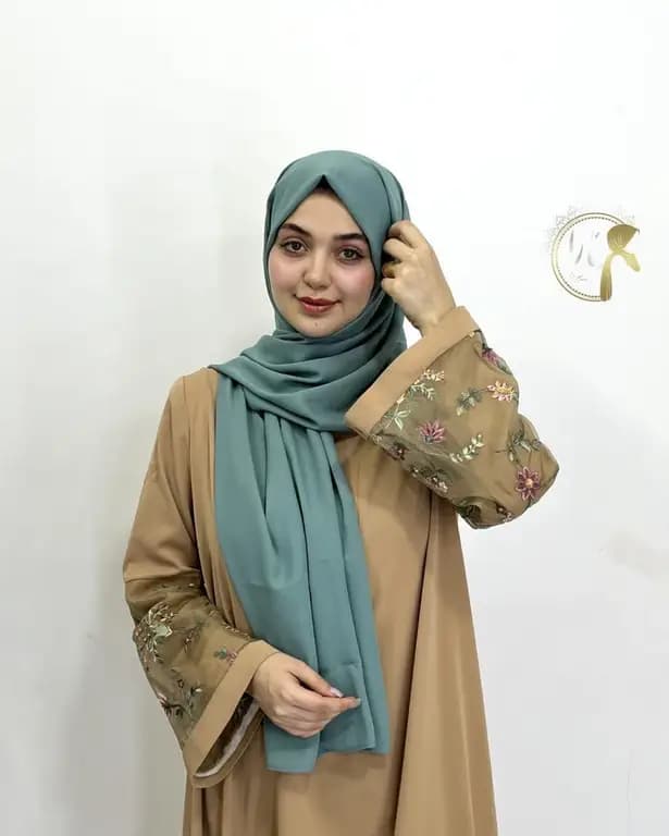 شال کرپ حریر سبز دریایی — تصویر ۴