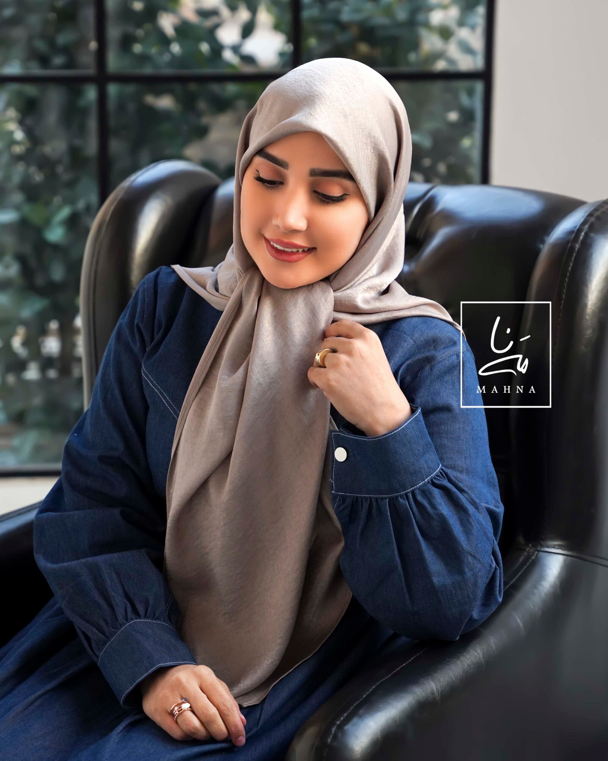 روسری ساتن ابریشم رنگ کرم خاکی