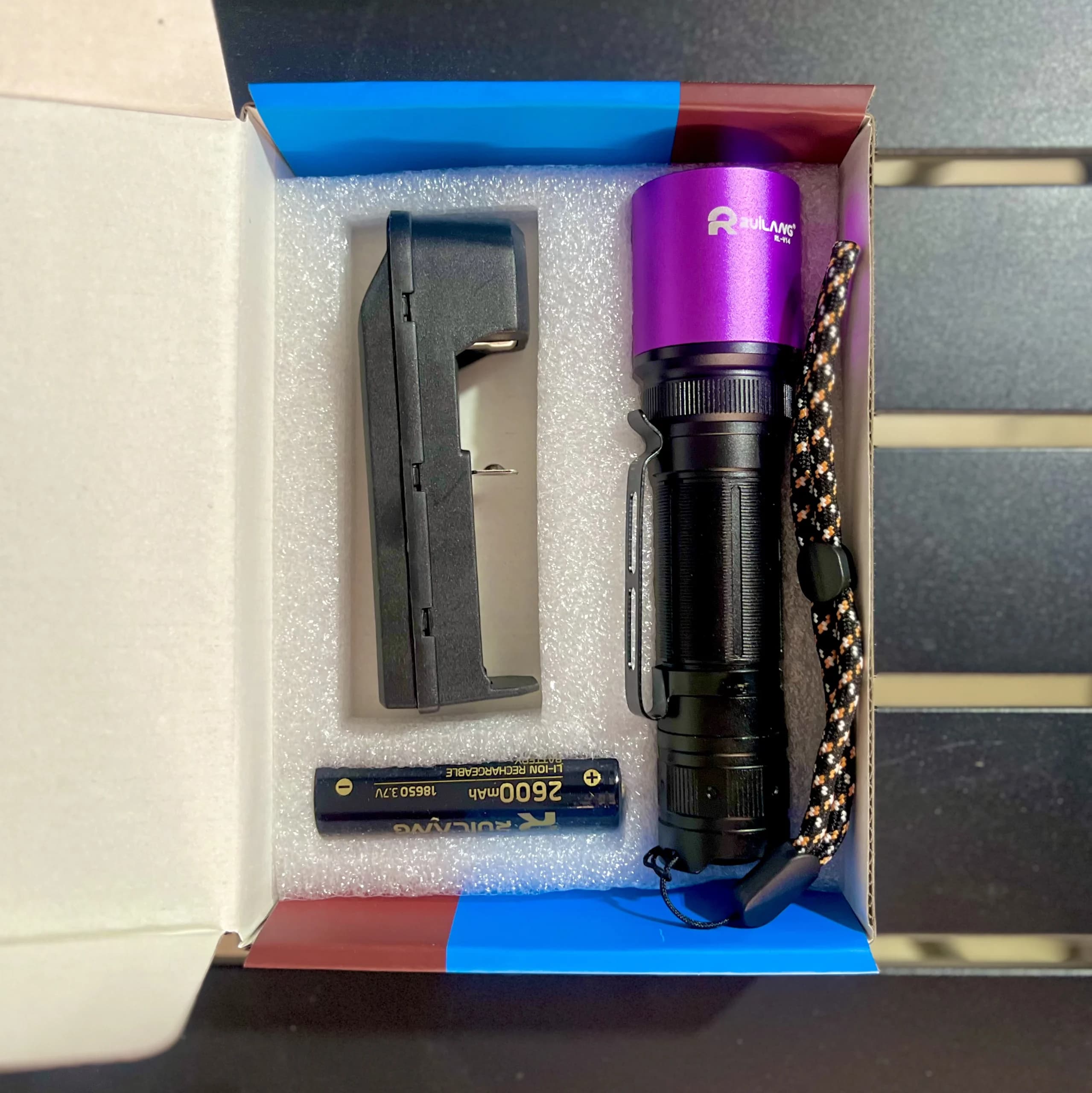 چراغ قوه UV شارژی ریلانگ مدل RL-V14 توان 60 وات با نور 365 نانومتر — تصویر ۵