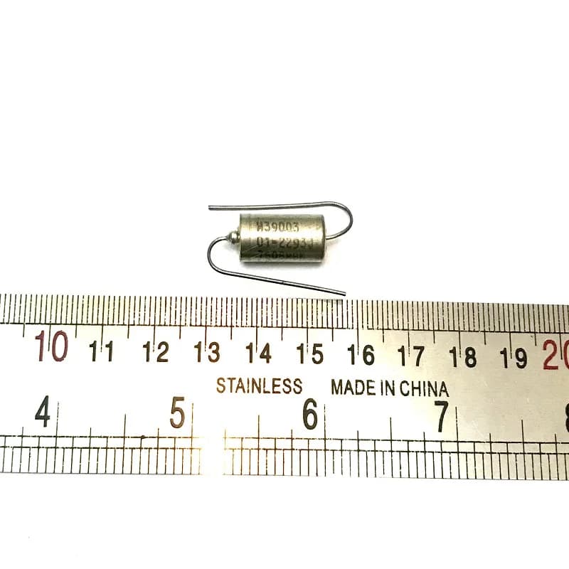 خازن تانتالیوم نظامی 33uf/20V — تصویر ۲