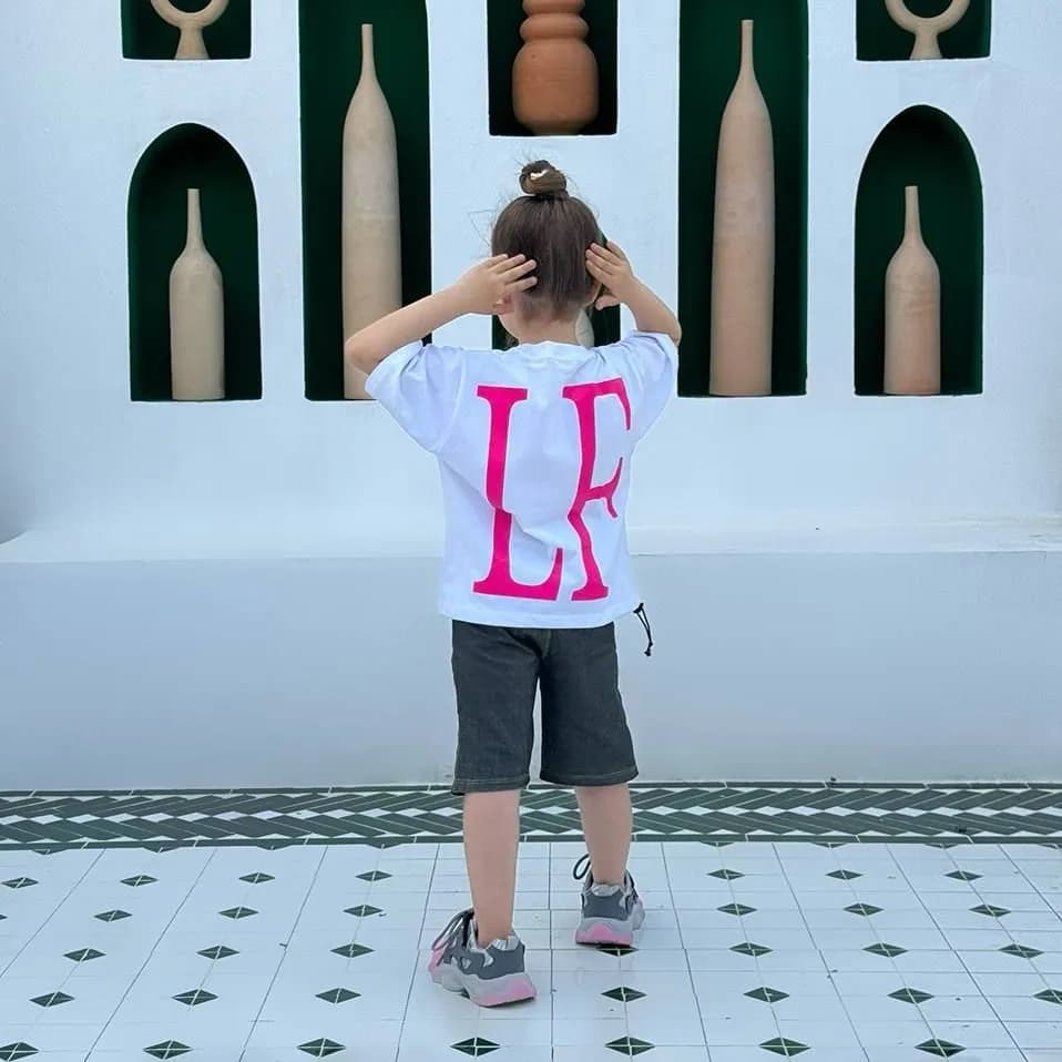 کراپ تیشرت دخترانه پنبه ای طرح LUSIFFER مدل دمپا گت دار سایز 1.5 تا 6 سال — تصویر ۵