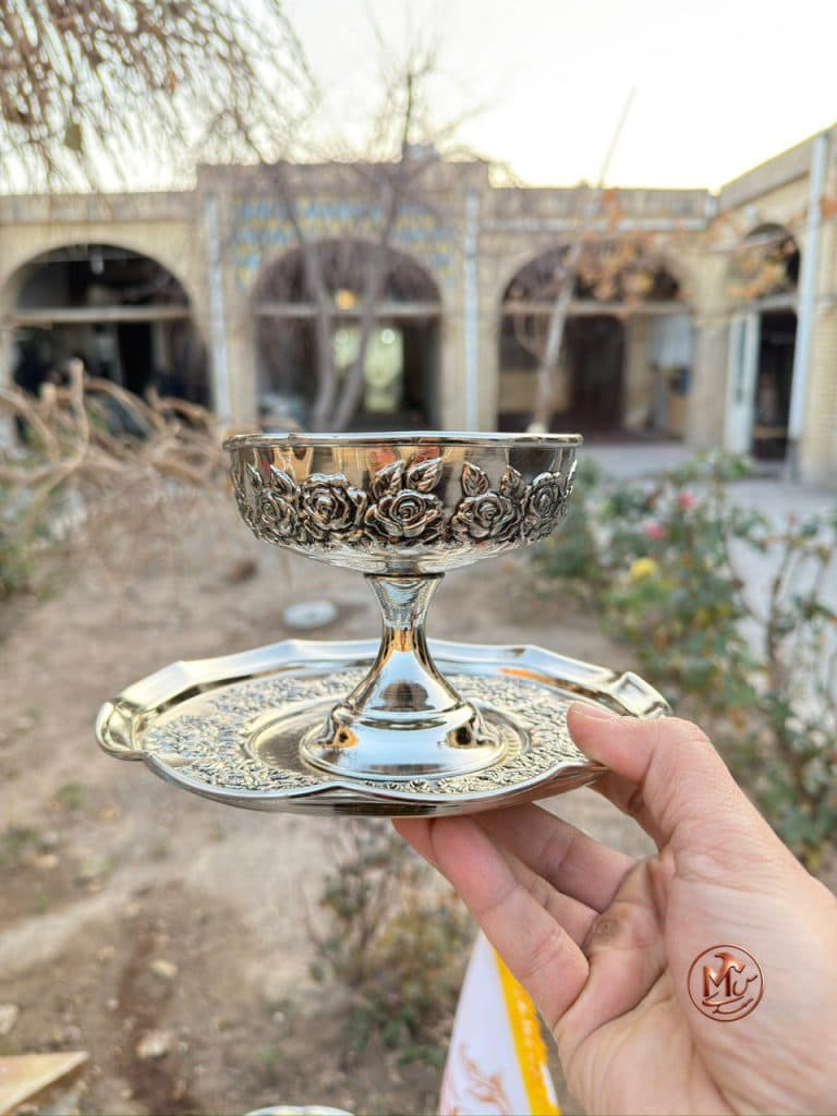 پیاله و پیش دستی رز سلطنتی تک پایه