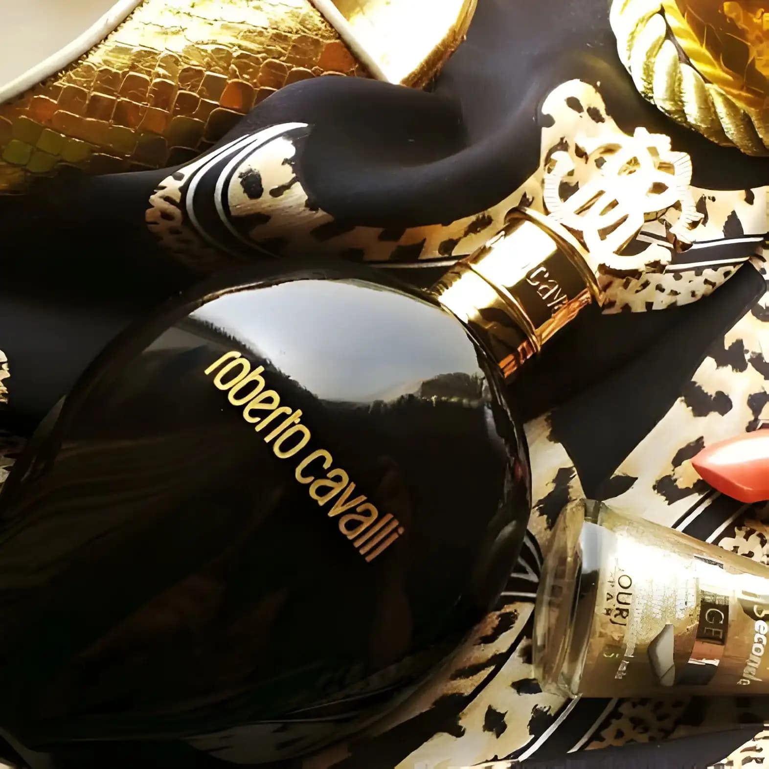 ادوپرفیوم زنانه روبرتو کاوالی نرو اسولوتو _ Roberto Cavalli Nero Assoluto — تصویر ۵