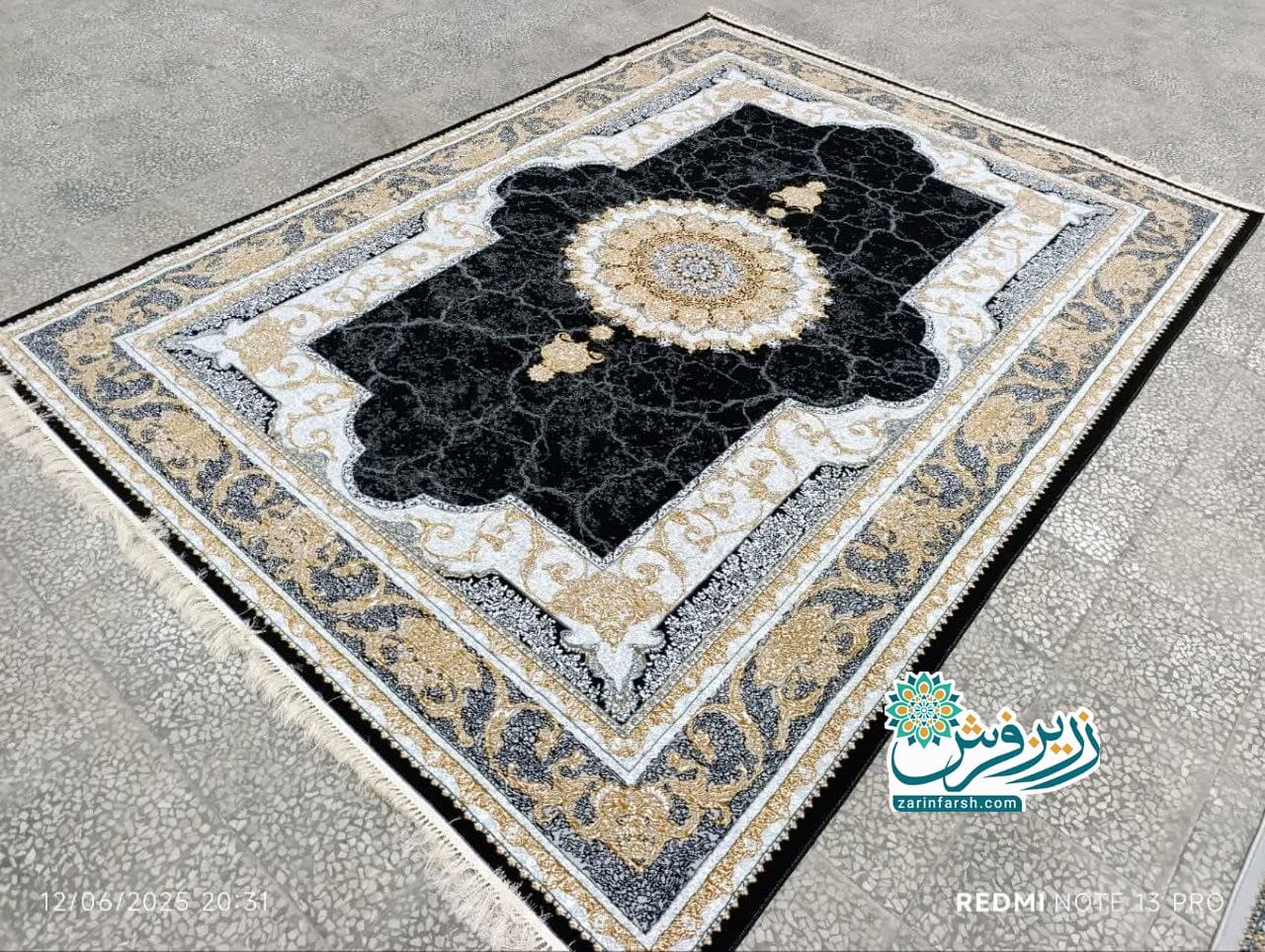 فرش ماشینی 500 شانه طرح نسیم رنگ مشکی