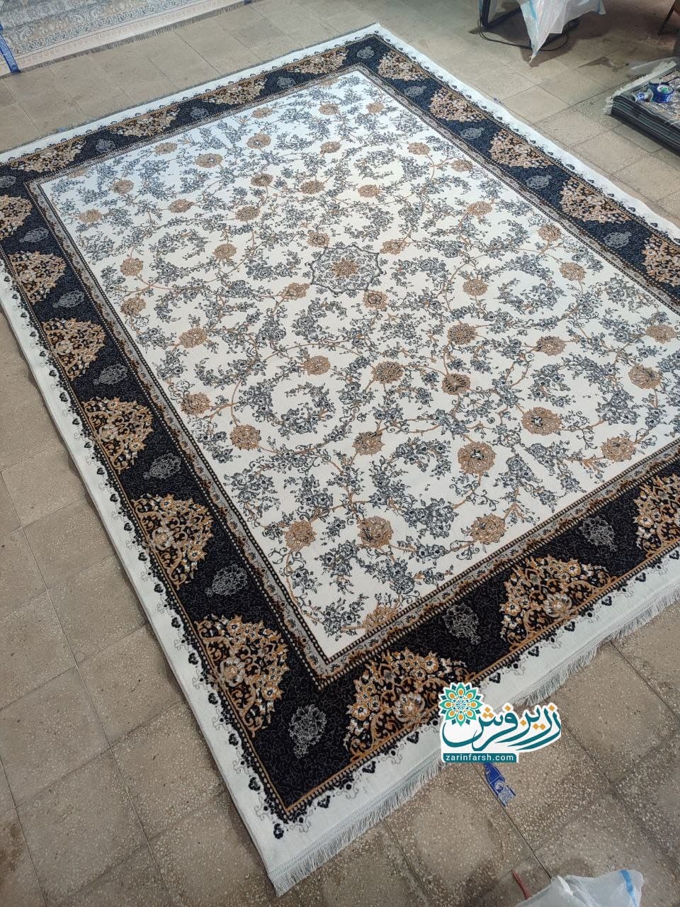 فرش ماشینی 500 شانه طرح افشان رنگ کرم — تصویر ۲