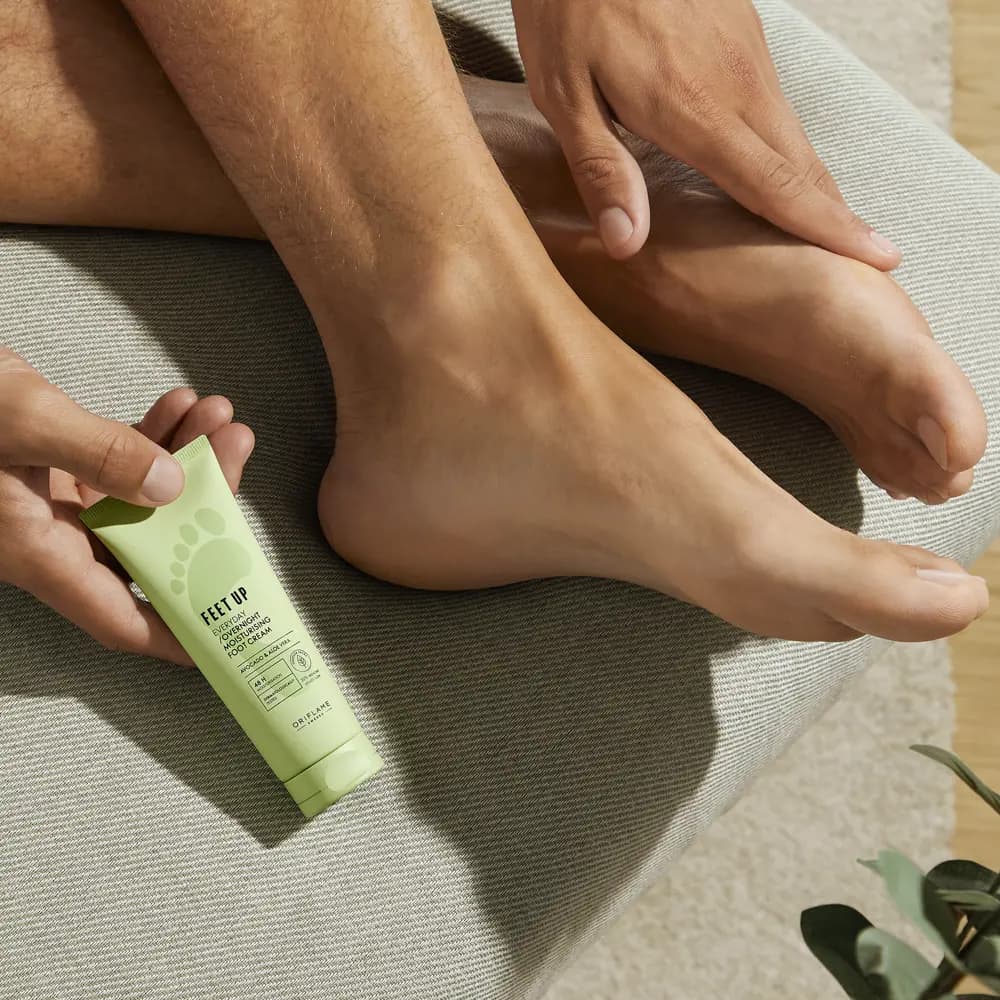 کرم پای آبرسان روزانه شبانه فیت آپ اوریفلیم Feet Up Everyday Overnight Moisturising Foot Cream — تصویر ۷